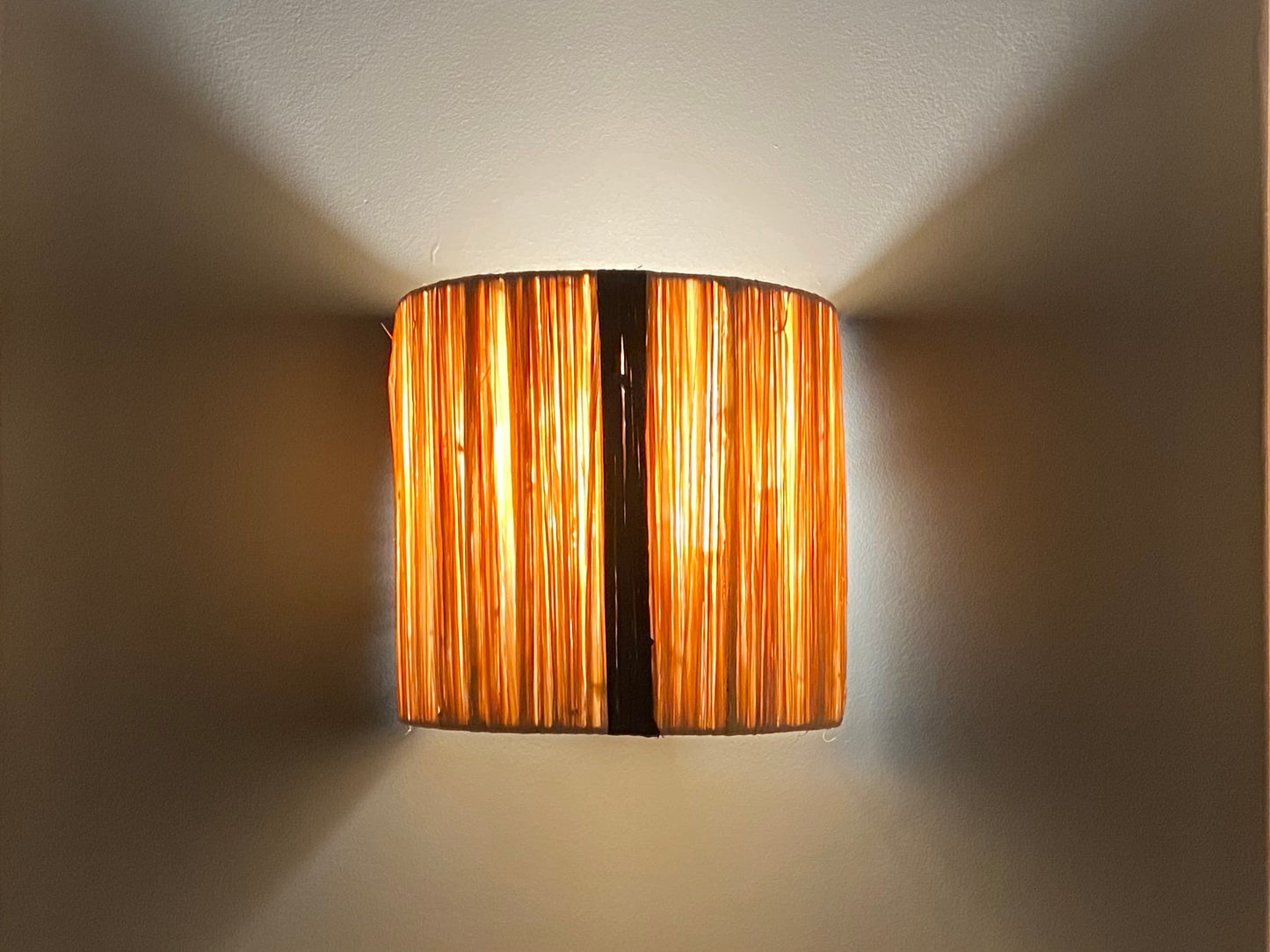 Applique murale en raphia